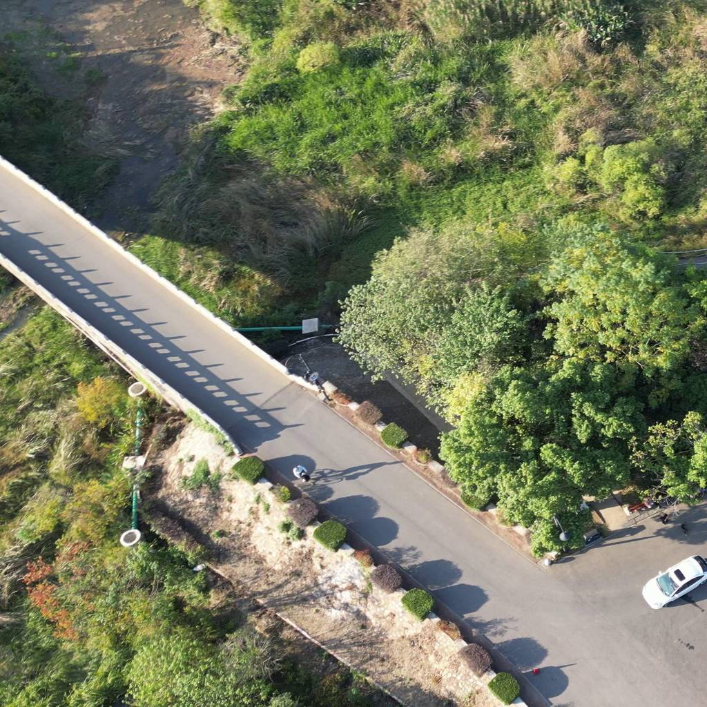 Aerial road scene from XS-VID
